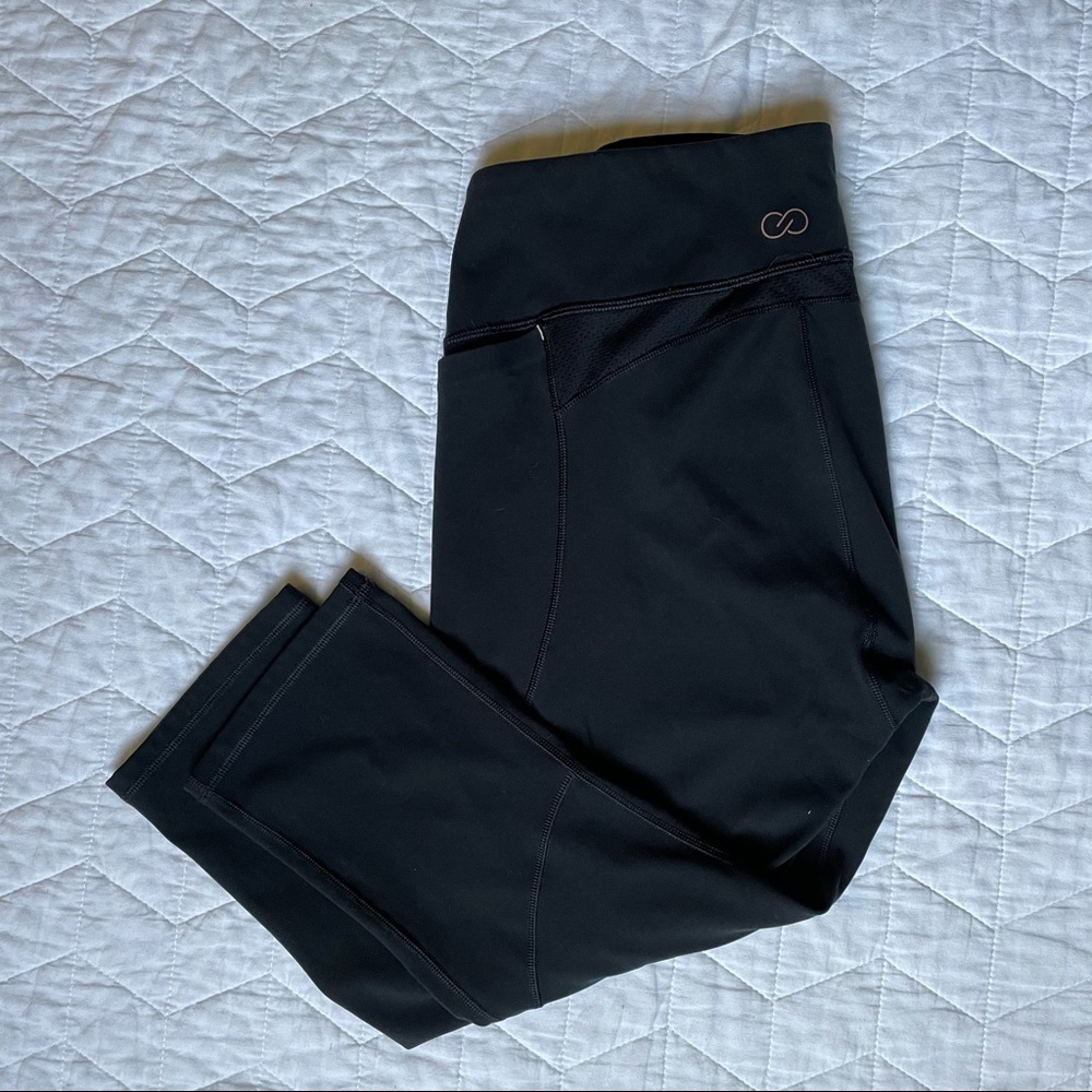 Calia by Carrie Underwood Black Capri Leggings